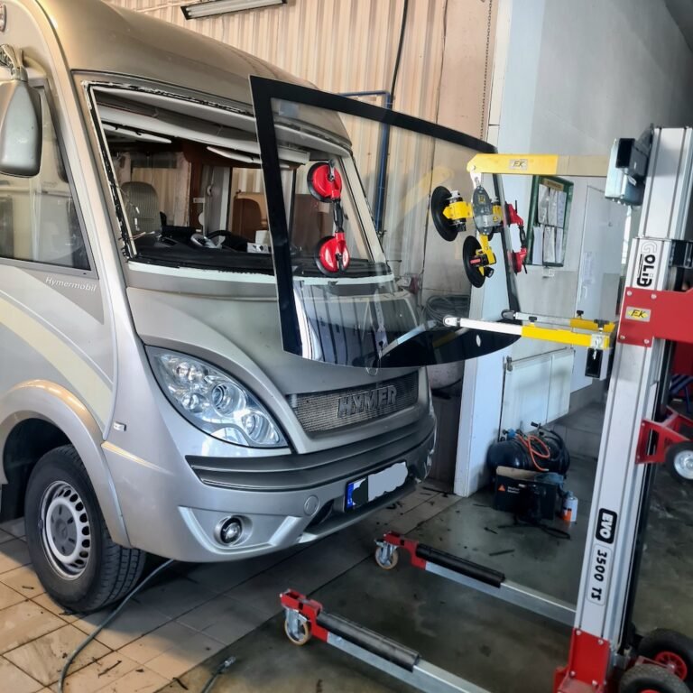 Hymer kemperio priekinio stiko keitimas-