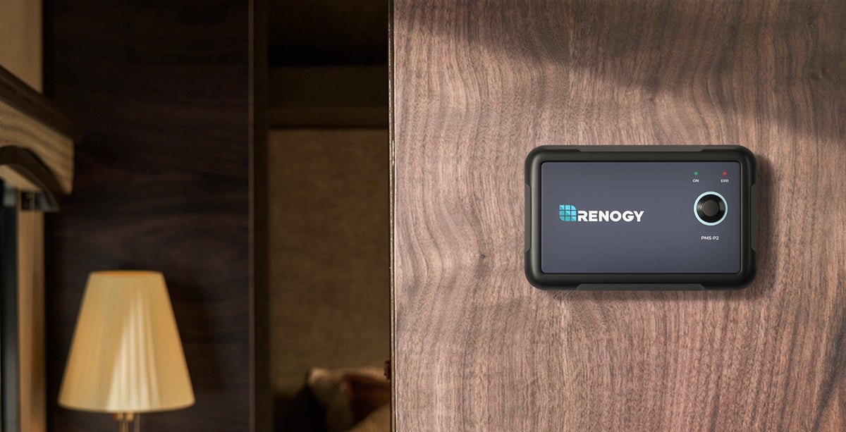 „Renogy“ 12 V grynos sinusinės bangos inverteris su perjungimo jungikliu – laidinis nuotolinio valdymo pultas ant sienos